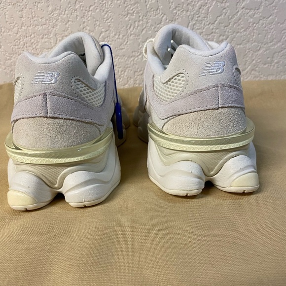 New Balance 9060 Women’s / Men’s Cream Mesh Sneakers - Picture 6 of 13